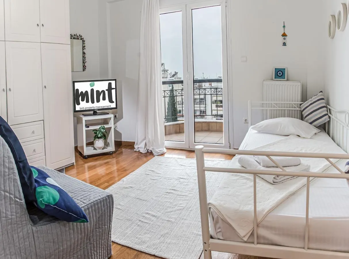 Two Bedroom Bright Apartment With Amazing Veranda Thessaloníki