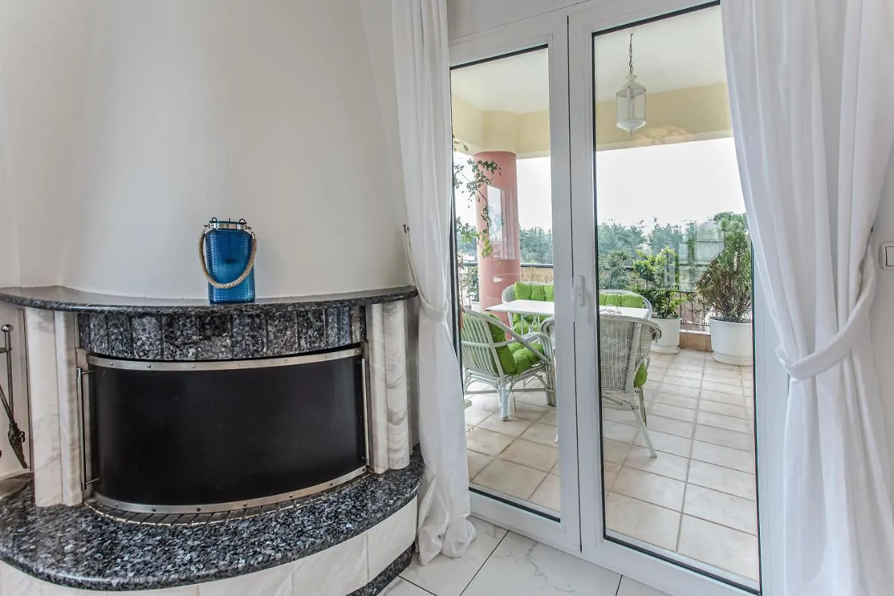 Two Bedroom Bright Apartment With Amazing Veranda Thessaloníki