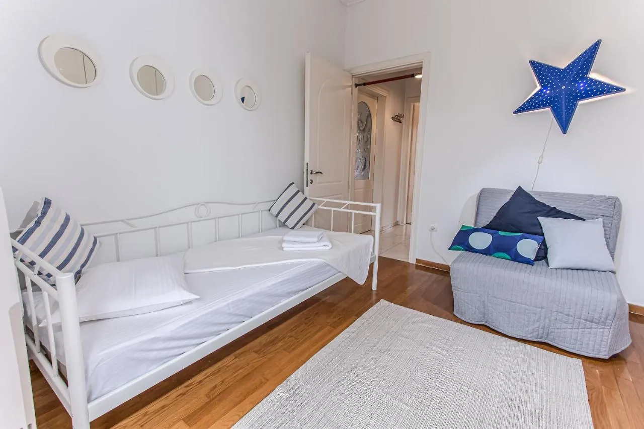 Two Bedroom Bright Apartment With Amazing Veranda Thessaloníki 0*,  Grækenland
